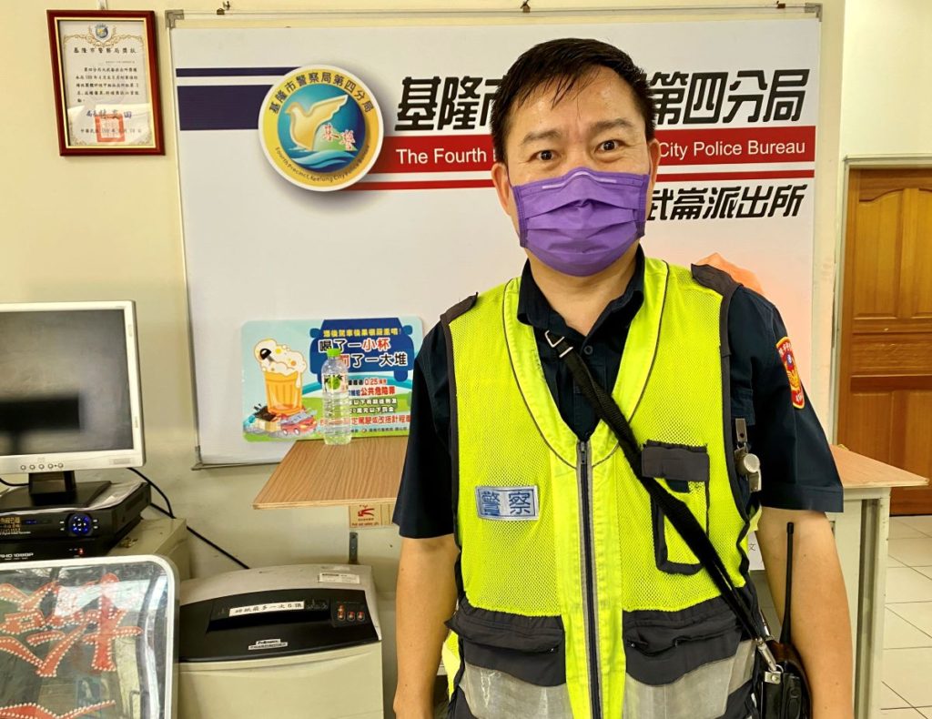 遊外木山老翁熱暈倒　警急協助通報救護