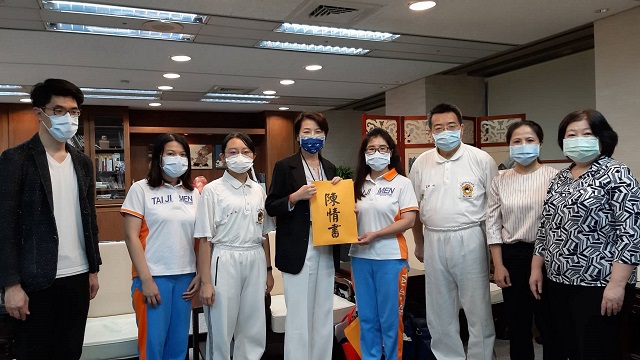 首投族青年陳情副市長黃珊珊　盼敦促當局平反太極門假案