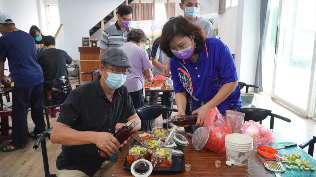 篳路藍縷從無到有 謝謝農場逐夢踏實完成夢想 篳路藍縷從無到有 謝謝農場逐夢踏實完成夢想