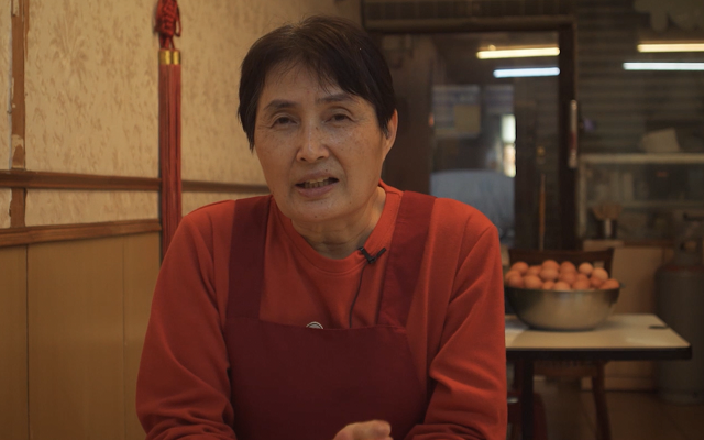 夜市攤位老闆娘分享顛倒人生的生活智慧
