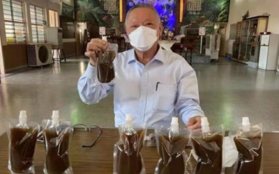 疫情施贈清肺排毒湯　慈善家馬興松效法父親仁醫濟世