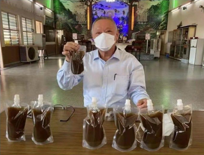 疫情施贈清肺排毒湯 慈善家馬興松效法父親仁醫濟世 疫情施贈清肺排毒湯 慈善家馬興松效法父親仁醫濟世