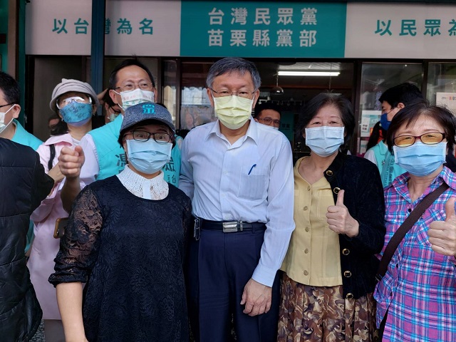 太極門弟子赴賴香伶立委服務處陳情 太極門弟子赴賴香伶立委服務處陳情