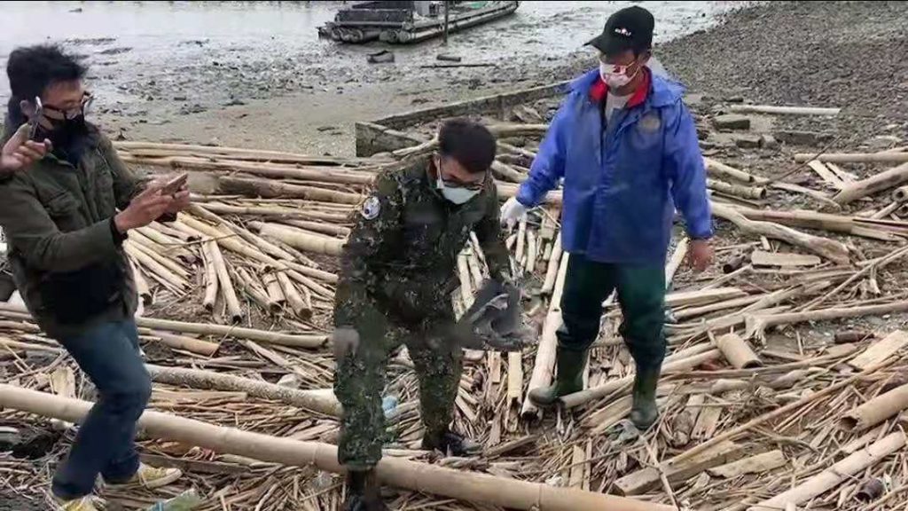 出海口附近發現失事墜海F16V殘骸 尚未找到飛行員 出海口附近發現失事墜海F16V殘骸 尚未找到飛行員