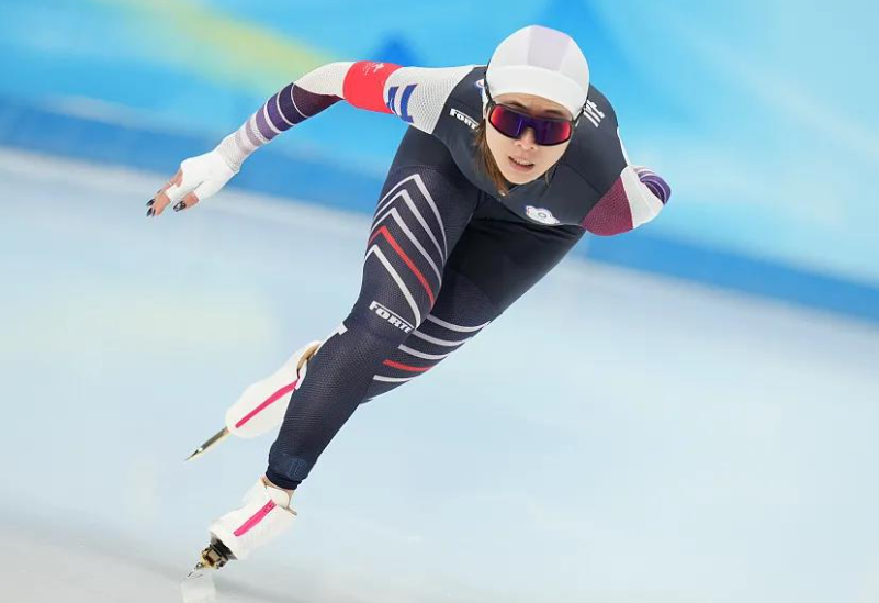 臺北選手黃郁婷亮相北京冬奧 沖過終點時現場播放《中國話》 臺北選手黃郁婷亮相北京冬奧 沖過終點時現場播放《中國話》