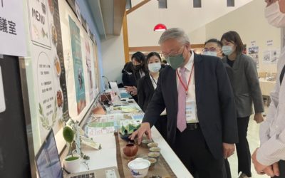 創新出眾實踐共好　南華大學專題競賽簡廷在任評審