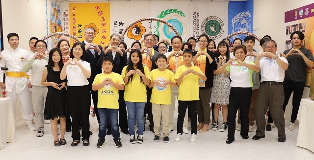 紀念911 太極門在美辦鳴鐘祈福 洪道子博士獲頒表揚狀 紀念911 太極門在美辦鳴鐘祈福 洪道子博士獲頒表揚狀