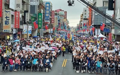 踩街嘉年華湧入上萬民眾　盛情迎國際管樂節回「嘉」
