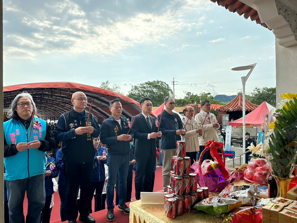 112年八德生命紀念館及大安公墓春祭大典與清明掃墓服務 家屬寶眷參與 112年八德生命紀念館及大安公墓春祭大典與清明掃墓服務 家屬寶眷參與
