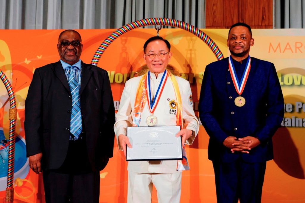 太極門師徒揚善全球 獲美國總統終身成就獎表揚 太極門師徒揚善全球 獲美國總統終身成就獎表揚