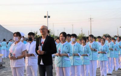 崇仁醫護112年薪傳加冠禮　護理傳燈倍感溫馨