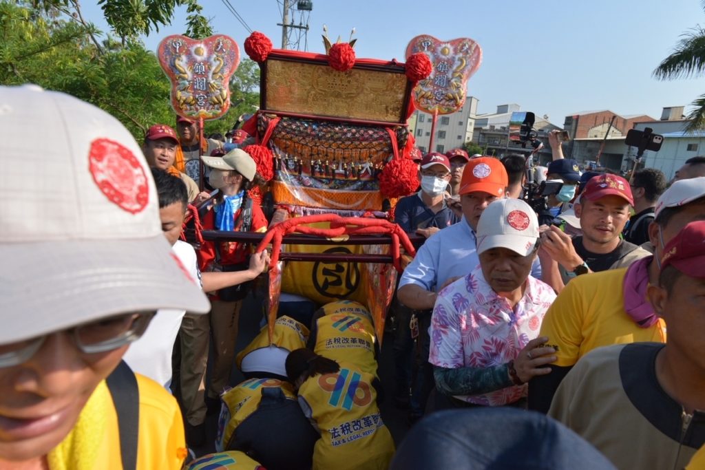 報告媽祖稅改成果 法盟:祈願公務員良心行事 讓人民幸福 報告媽祖稅改成果 法盟:祈願公務員良心行事 讓人民幸福