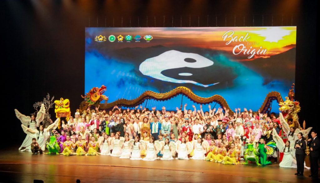 近2000人參與「溯古還原」在美盛大首演 成為扭轉世局的正能量 近2000人參與「溯古還原」在美盛大首演 成為扭轉世局的正能量