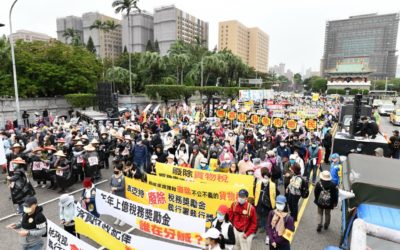 青年淪為躺平族!專家凱道上呼籲人民要覺醒 青年淪為躺平族!專家凱道上呼籲人民要覺醒