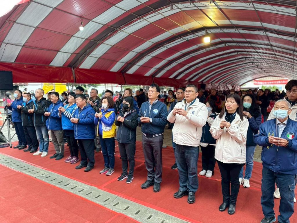 八德生命紀念館及大安公墓春祭大典 提供掃墓接駁車載運民眾 八德生命紀念館及大安公墓春祭大典 提供掃墓接駁車載運民眾