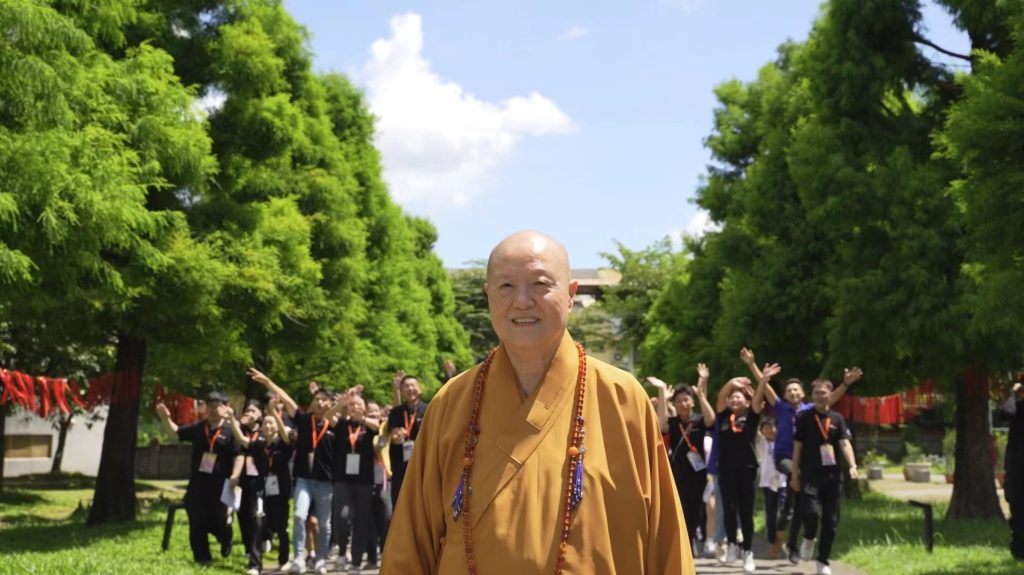 走過921 常露法師率領慈明高中迎向光明未來 走過921 常露法師率領慈明高中迎向光明未來