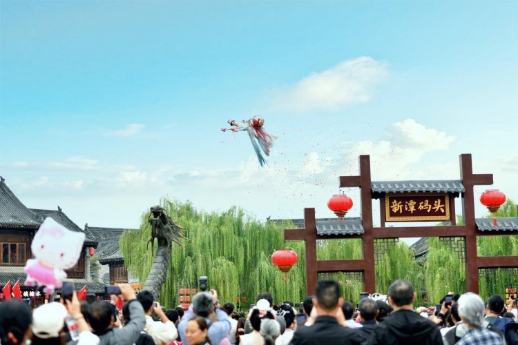 驚豔世界！洛陽“天女散花”亮相國家級入境旅遊宣傳片　成龍全球力薦千年古都